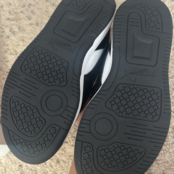 Girls puma sneakers 2c - Picture 3 of 4